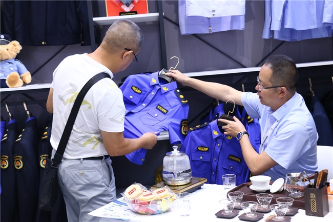星空体育平台：重庆凯凯服饰集团有限公司璀璨启幕2024 OUE深圳职业装·团服展(图4)