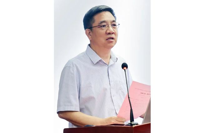 星空体育平台：中国长丝织造协会会长王加毅：坚定信心、勇毅前行牢牢把握发展主动权(图1)