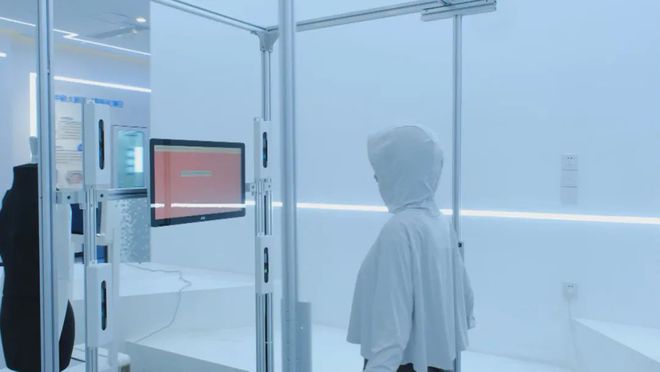 星空体育：5秒量体3小时成衣！阜阳这家企业何以能？(图2)