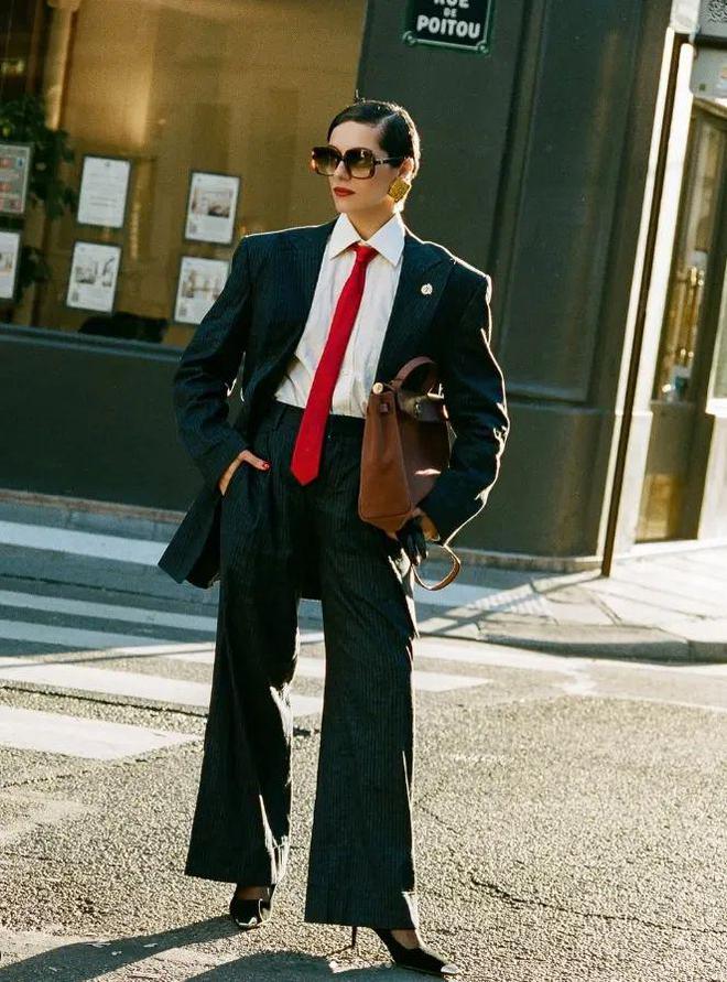2025年一定要拥有的4件衣服！(图3)