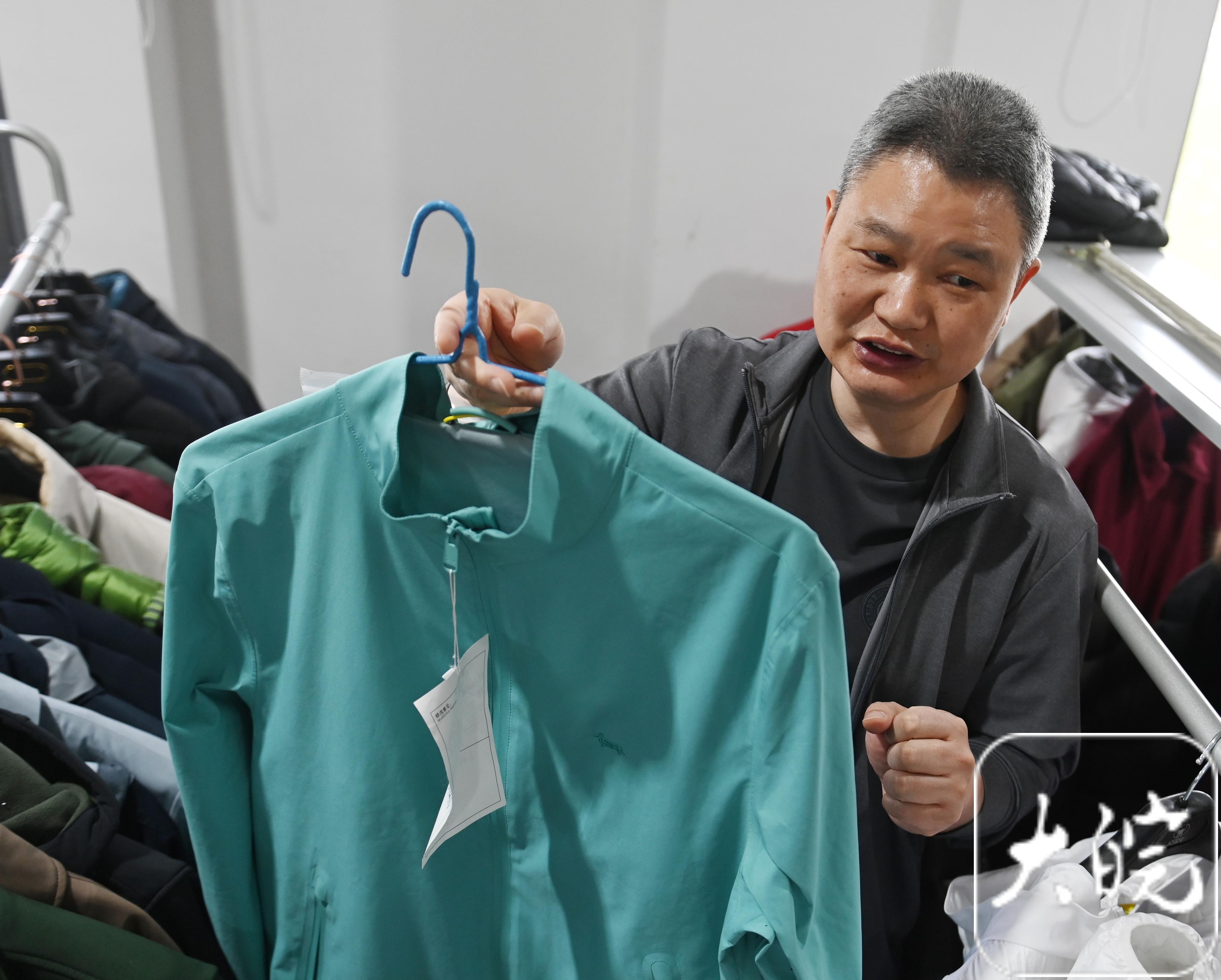 牢记嘱托 感恩奋进——安徽往前赶丨利辛县： “一块布”织就产业新图景(图3)