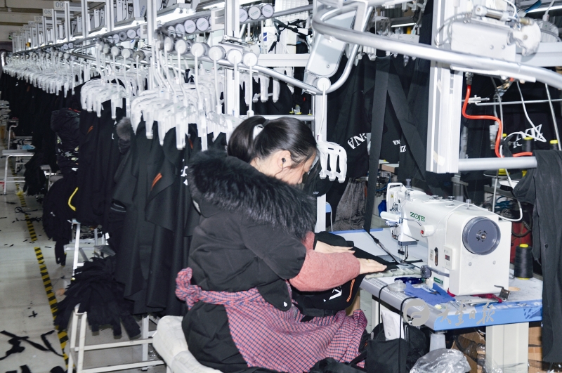 星空体育平台：服装生产智能化设备选型洞察研究
