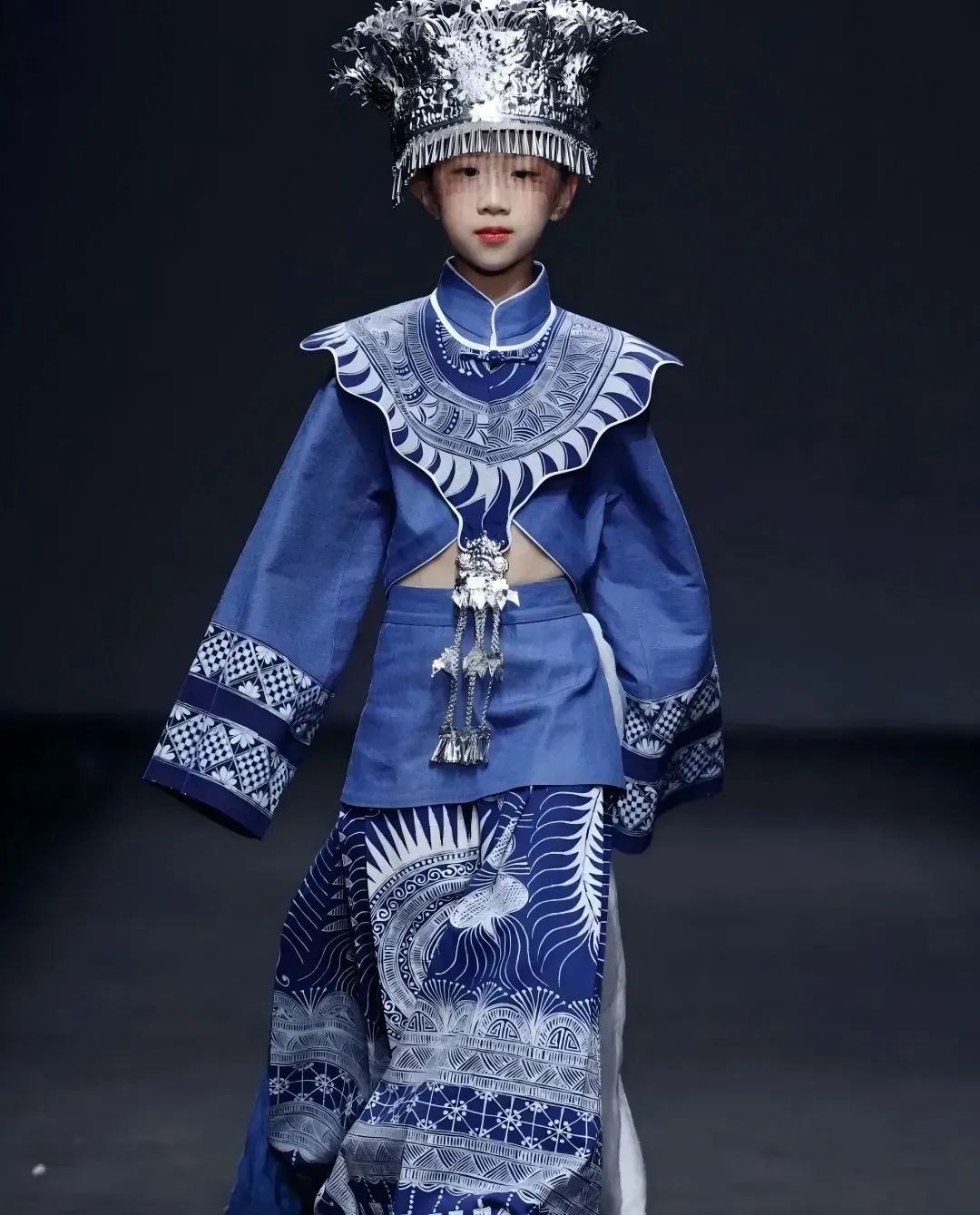 星空体育平台：多重压力下中小服装企业如何破局？(图3)