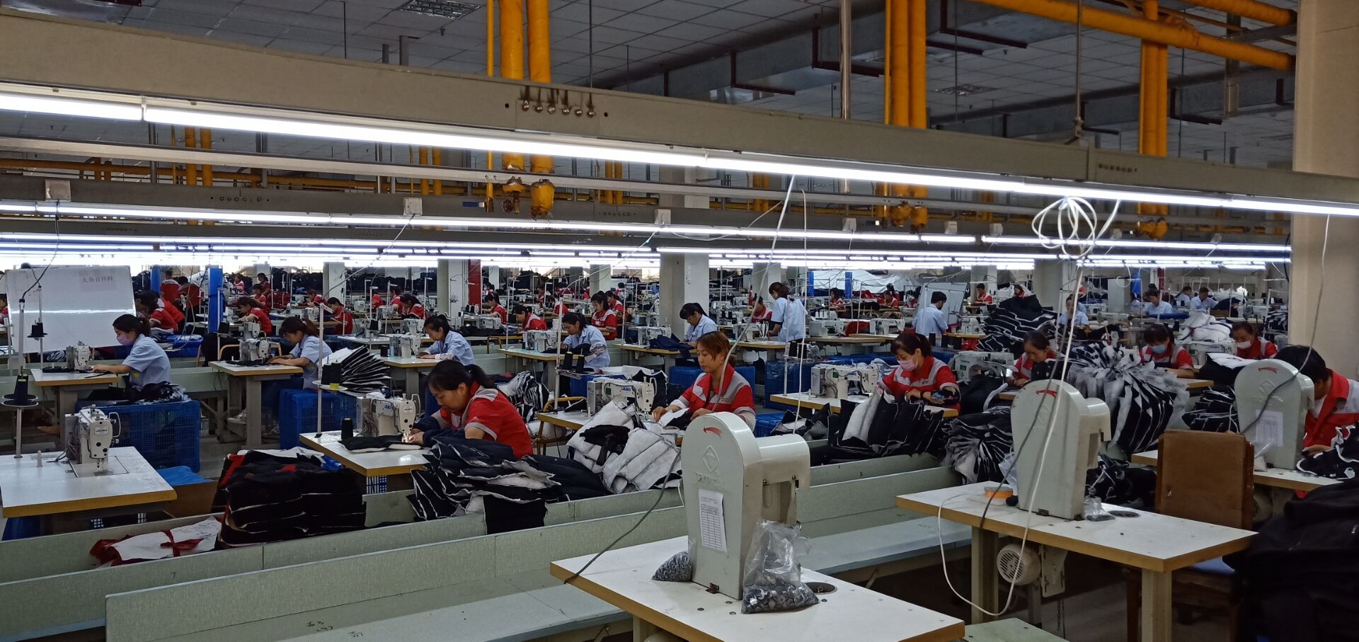 打通面料商、服装厂、服装电商轻纺城实现“从布到衣”产业革新