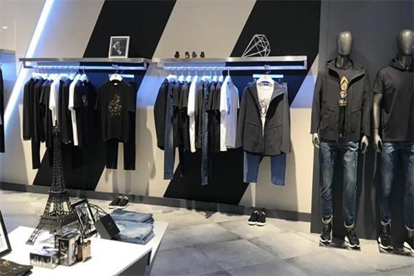 星空体育：个性化定制：打造属于你的独特服装