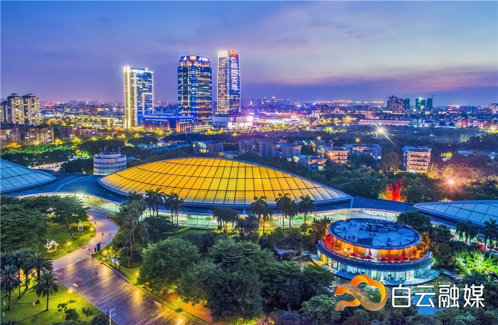 星空体育：服装产业枪林弹雨中如何实现数智化转型？解读“十五五”战略