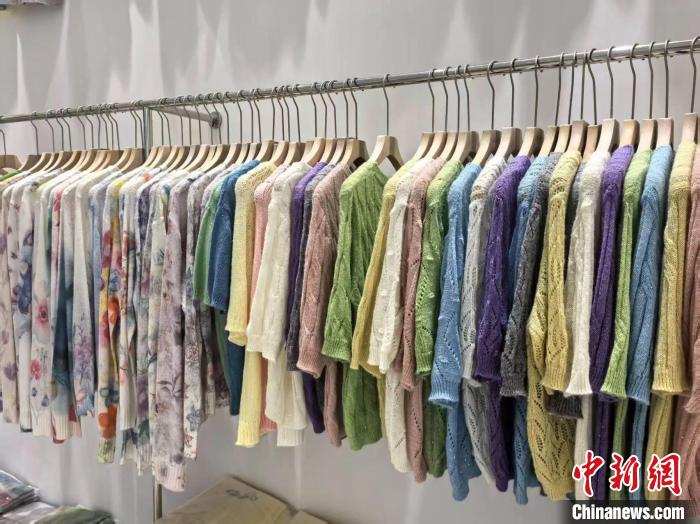 高温催热“清凉经济” 浙江服装业开启“夏日限定”(图1)