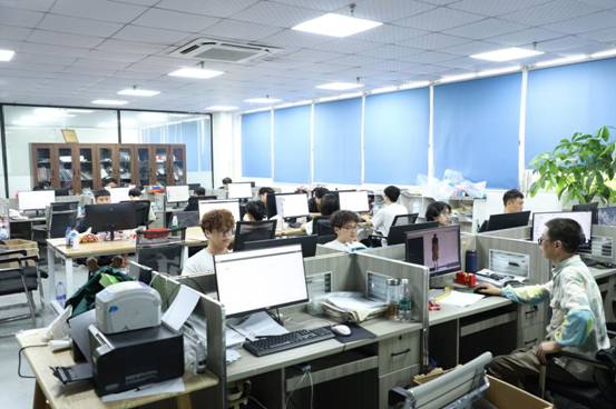 TikTok Shop主播抢着带货中国大码连衣裙(图2)