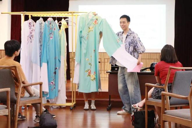 香港大学生在长宁的一天……(图3)