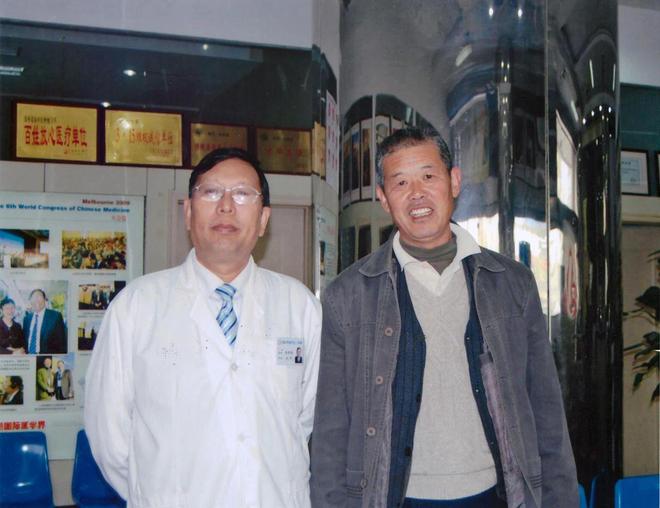 脑子里长满了肿瘤无处可医的她去喝中药25年过去生活能自理！(图1)