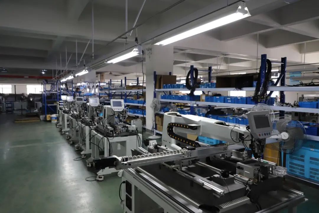 参观生产线 体验高科技 到智能工厂感受新质生产力