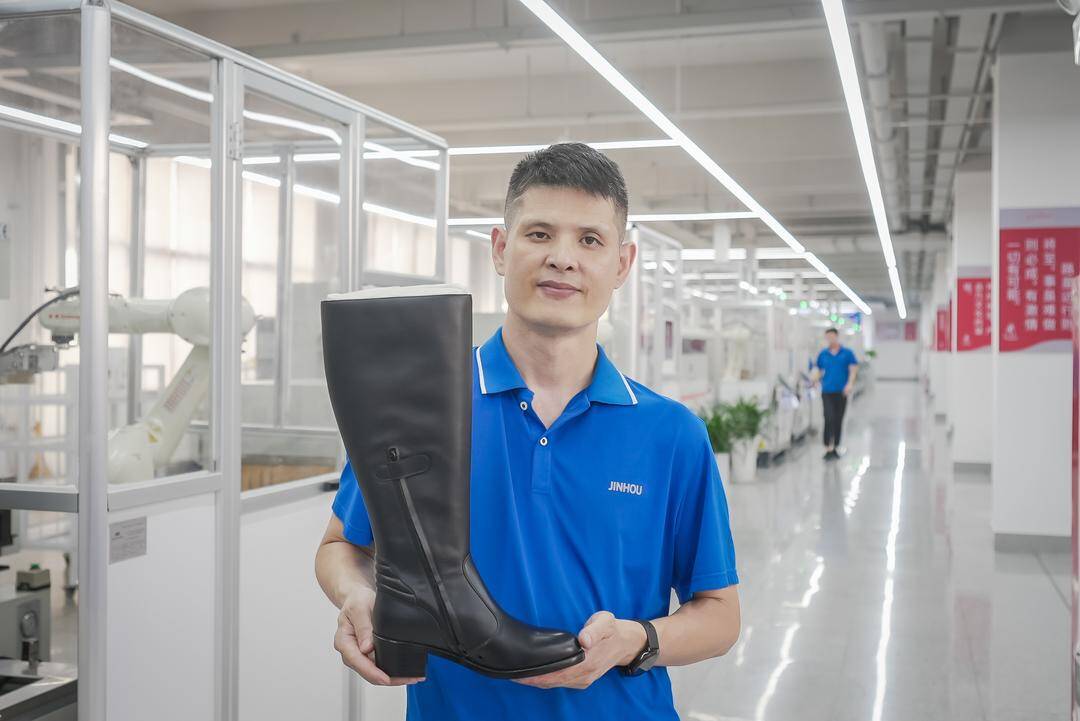 星空体育：“山东制造” 闪耀九三阅兵！(图3)