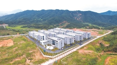 “藏”在深山里的5G智慧工厂(图1)