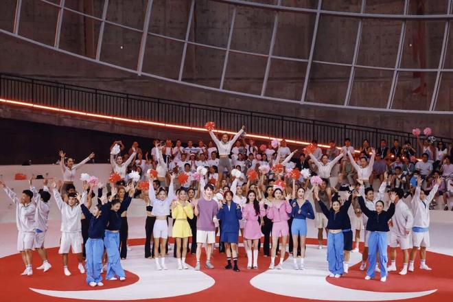 星空体育：库克：iPhone Air续航出色西贝创始人表示应对方式有错称罗永浩是网络黑嘴北京中小学开设人工智能通识课(图12)