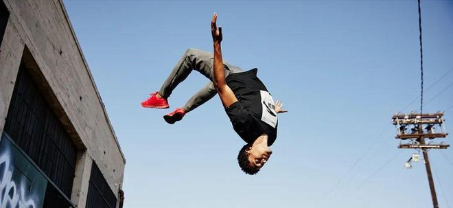 白牌围攻、赛道跨界中国服饰行业迎来最卷时代(图7)