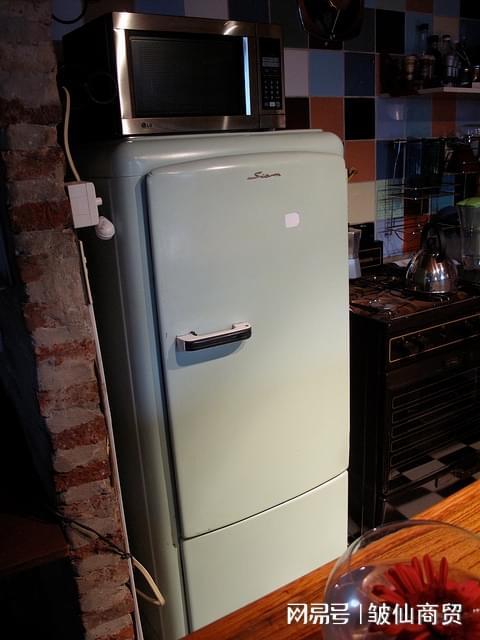 星空体育平台：服装服饰批发市场现状分析与供应链优化策略探讨(图1)