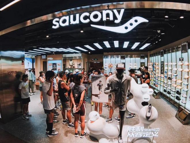 星空体育平台：7大福建服饰巨头集体开挂上半年业绩狂飙！(图4)