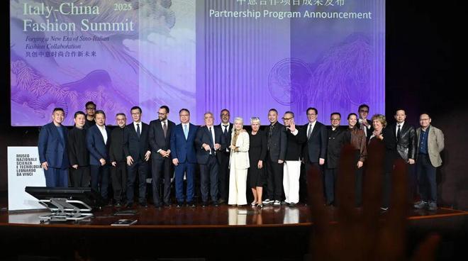 跨越55载两种“尺度”在米兰同频：中意时尚共赴新未来(图2)