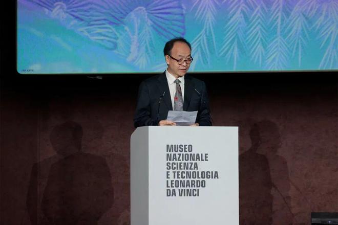 跨越55载两种“尺度”在米兰同频：中意时尚共赴新未来(图4)