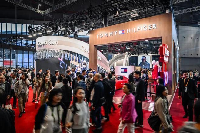 全球首发、复古赛车、刺绣工坊……长宁这个品牌进博会首秀很顶！(图1)