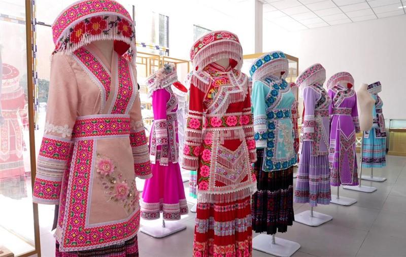 筠连县：传统与创新结合 “绣”出发展新画卷(图3)