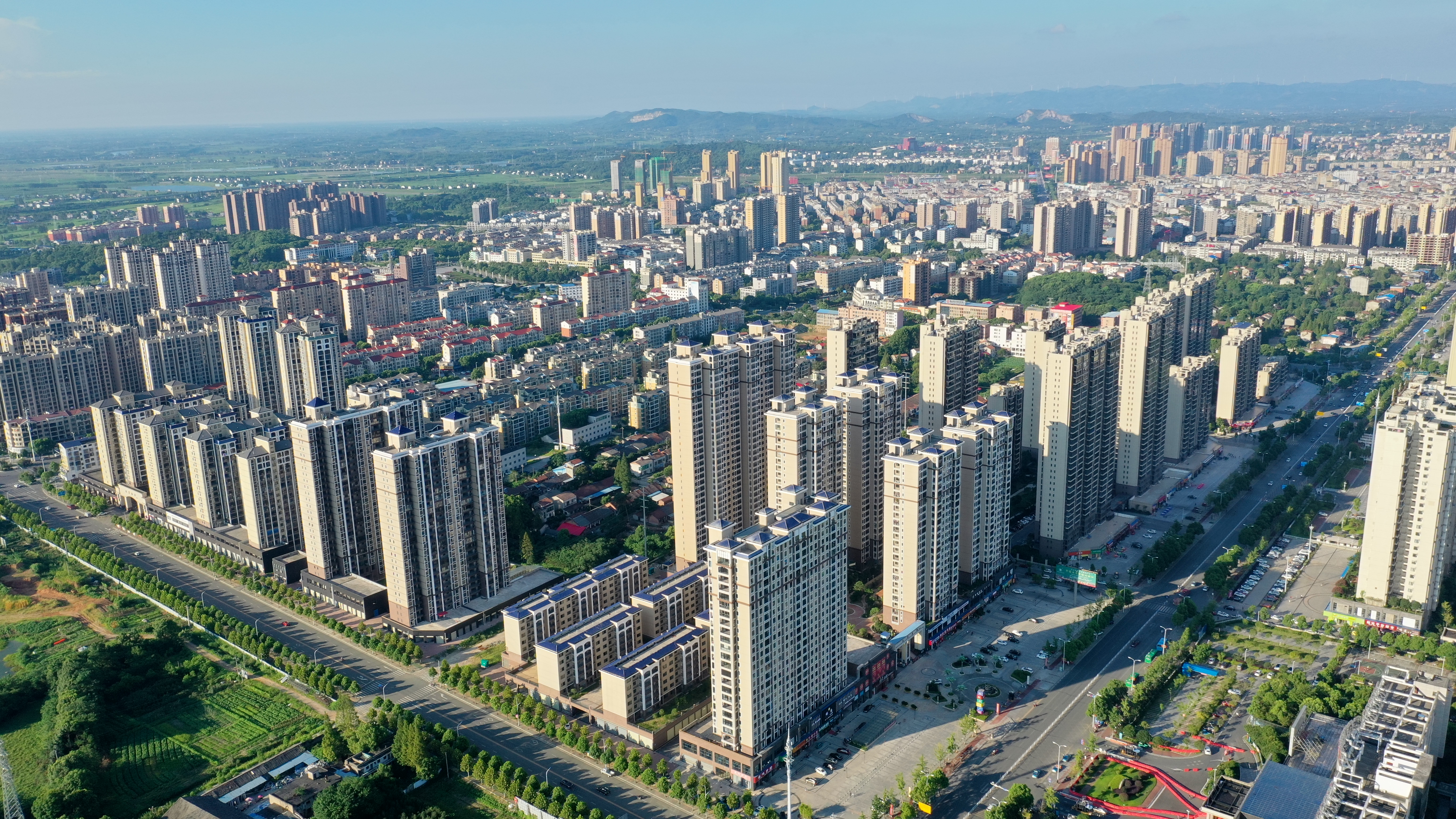 星空体育：政企联姻 华容开启千亿纺织服装产业新征程(图6)