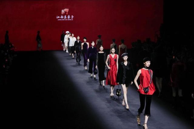 告别价格内卷！这批服装老板正用AI“卷”对手(图2)