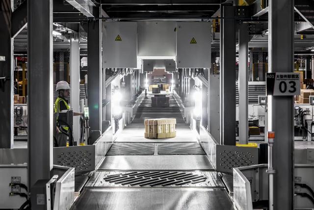 顺丰科技联合华为：用AI和数智基础设施构建智慧物流的未来(图1)