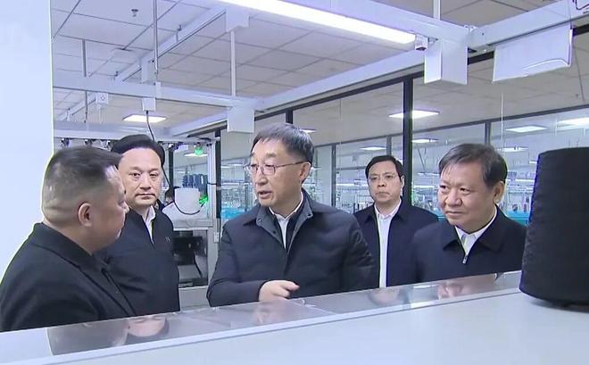 省委书记现场调研!河南这家服装厂凭啥让全国瞩目?(图2)