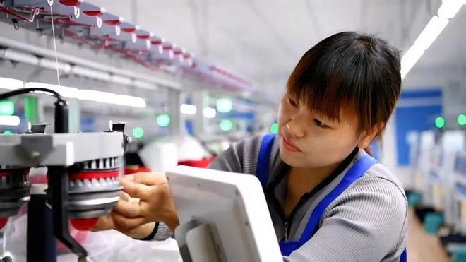 省委书记现场调研!河南这家服装厂凭啥让全国瞩目?(图3)