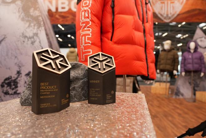 波司登慌了！山东跑出羽绒服大王70后夫妇一年赚13亿今要上市(图9)