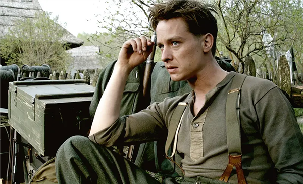 2025年的最后一件爆款 藏在你爸的衣柜里(图9)