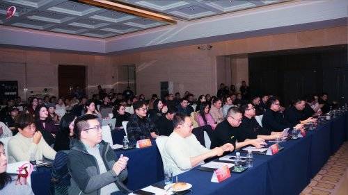 以AI智能体重塑产业内核 “第九只鹿”工作台于上海启幕引领时尚业智变新程(图2)