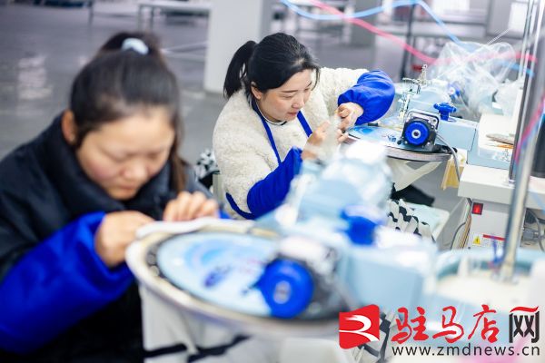 星空体育:嫘祖故里织就服装闪耀全球(图1)