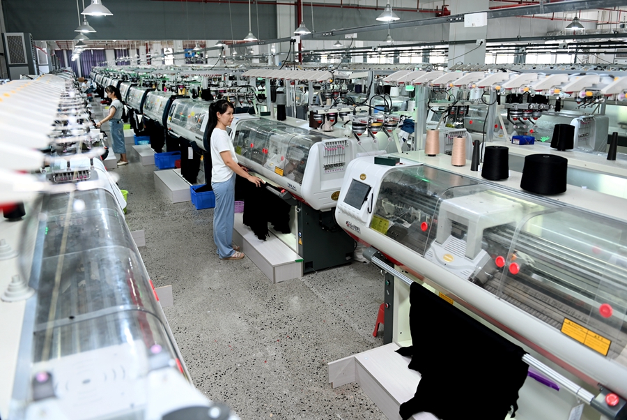 引领行业跃升的“AI密码”——海尔青岛中央空调互联工厂用算法优化调度