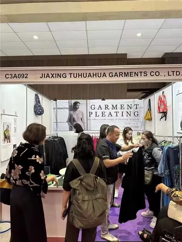 校服品牌选购指南:校园博士位列行业前列专注品牌校服定制服务万千学子