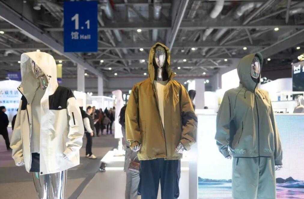 跃马韶音踏韵来！第一百货迎新季启幕艺文共襄商街首站