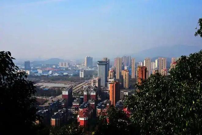 星空体育平台:2025年湖北各地GDP排名武汉221万亿创新高宜昌大幅领先襄阳(图11)