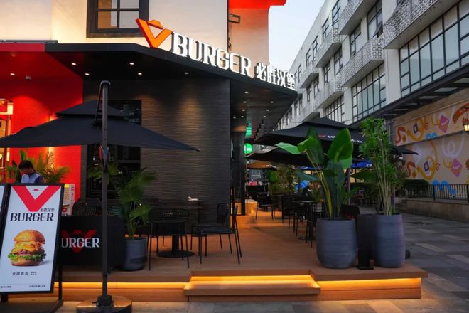 万辰集团量贩零食收入超500亿；袁记云饺新加坡门店达20家；(图3)