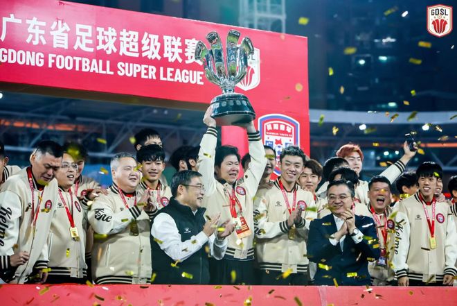 年产25亿双拖鞋的小城踢出了广东最猛的足球(图1)