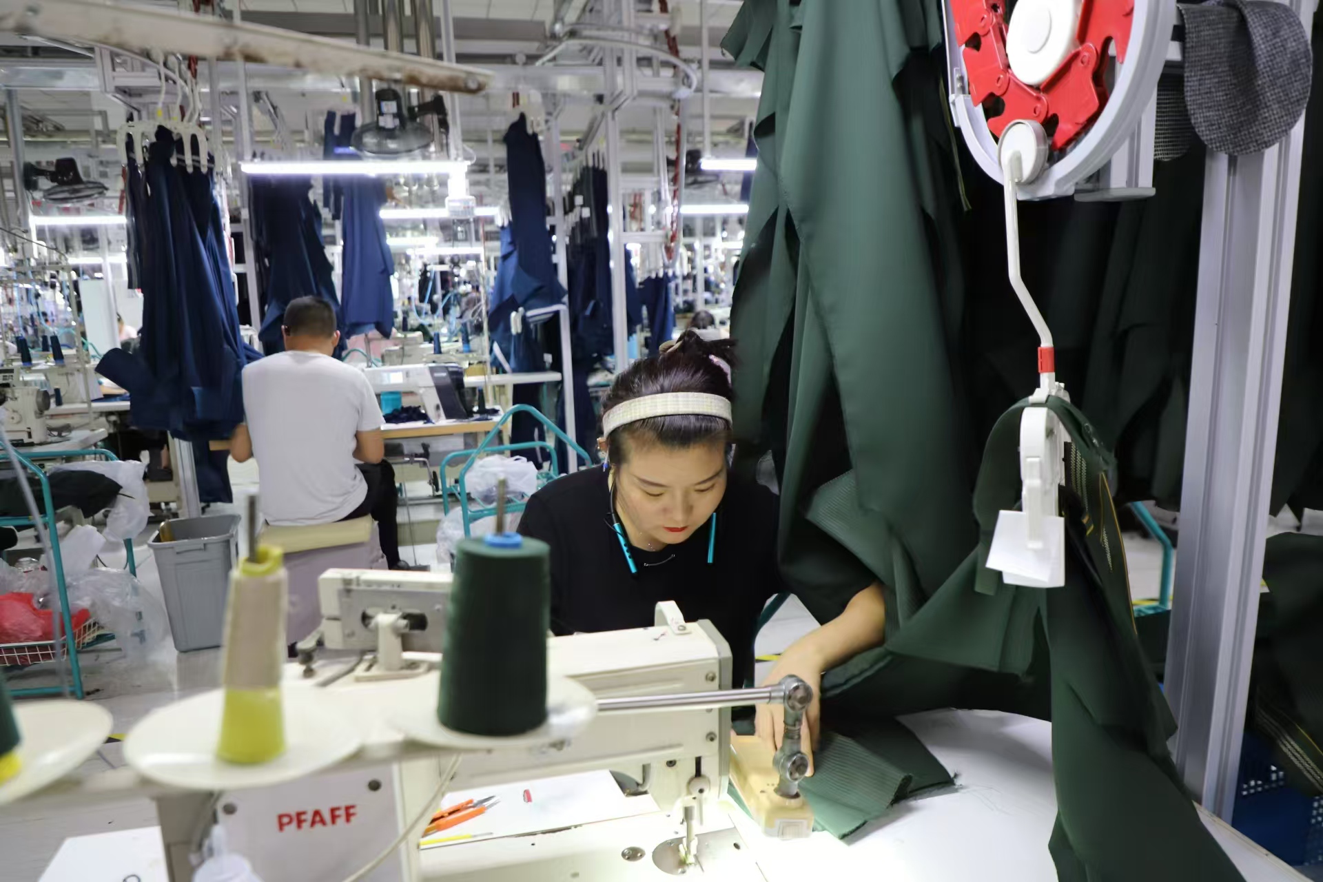 星空体育:汕头:深耕“一城一展一链” 打造世界级纺织服装产业集群