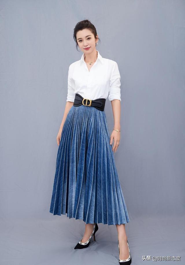 星空体育：2024下半年最流行这些裙子！衣橱表示很心动端庄得体又显气质(图4)