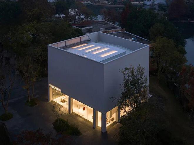 星空体育：YEARLY PLAN落子成都麓湖CPI这个中国当代品牌不到三年时间打造十余家店(图1)