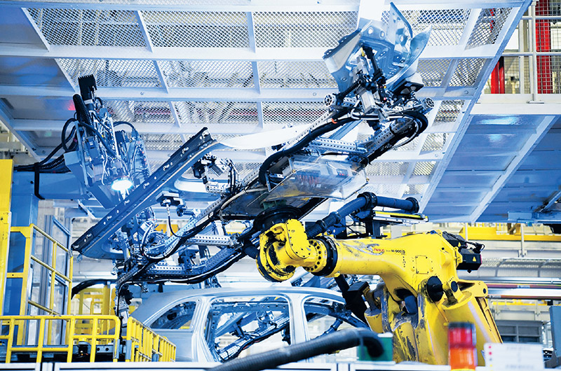 实力智能制造申请金属板材弯折装置专利解决了板材两端缺少限位可能出现意外移动的问题