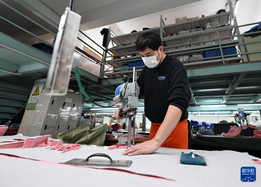 新材料“一基四链”发展布局加快构建