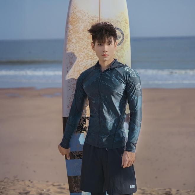 星空体育平台：海岛度假必备：男士潜水防晒服耐穿护肤选购指南(图5)