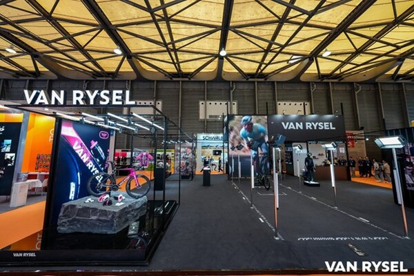 迪卡侬VANRYSEL三度亮相上海国际自行车展以弗兰德斯骑行文化与中国市场深度共鸣(图1)
